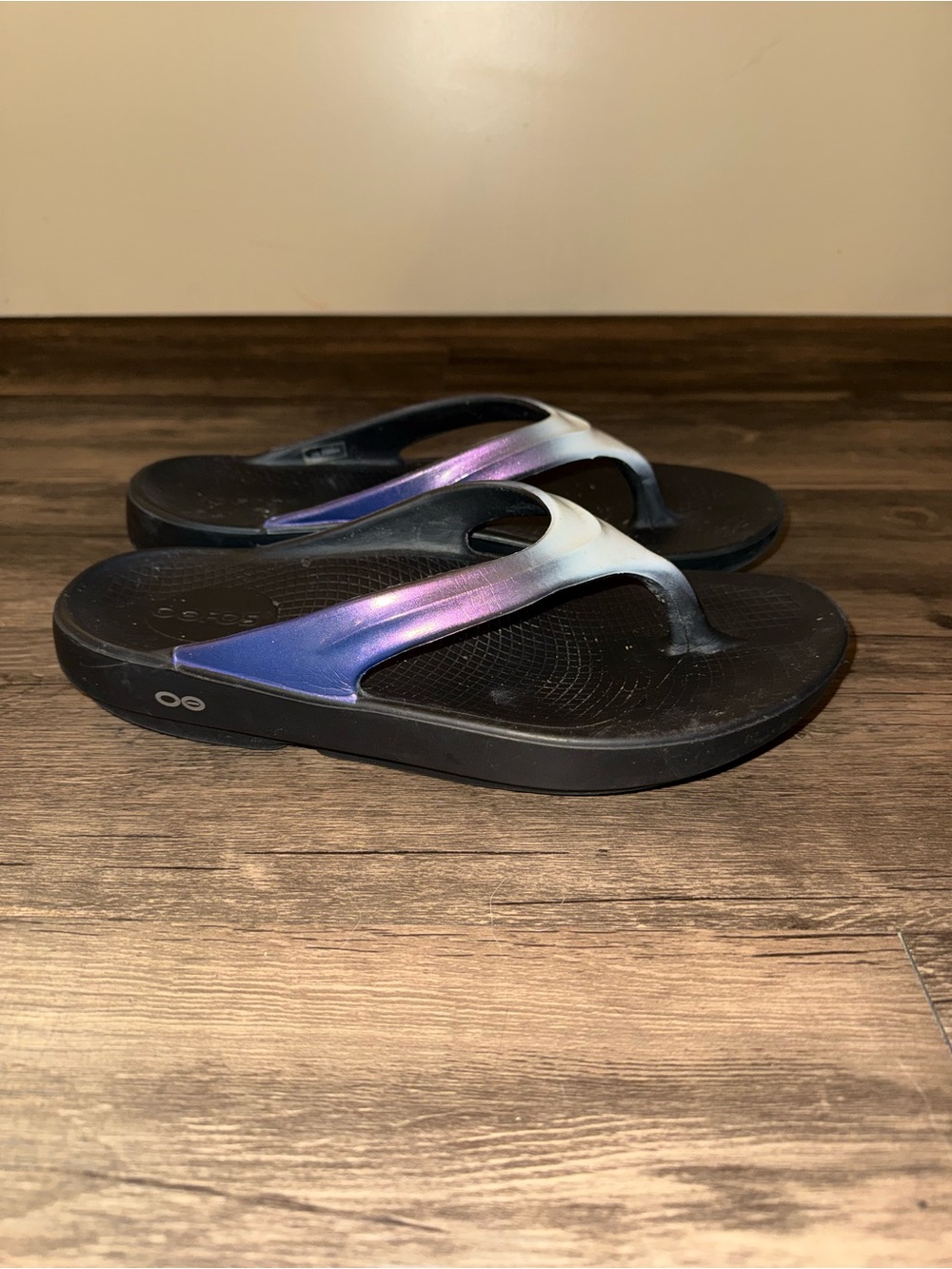 OOFOS OOlala Luxe Women Calypso Sandals Size 10 Black Purple Recovery